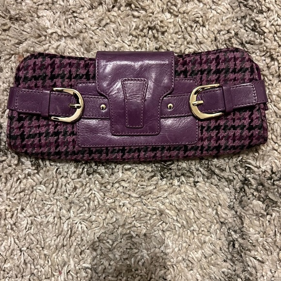 Vintage Banana Republic clutch with magnetic closure - Picture 1 of 8